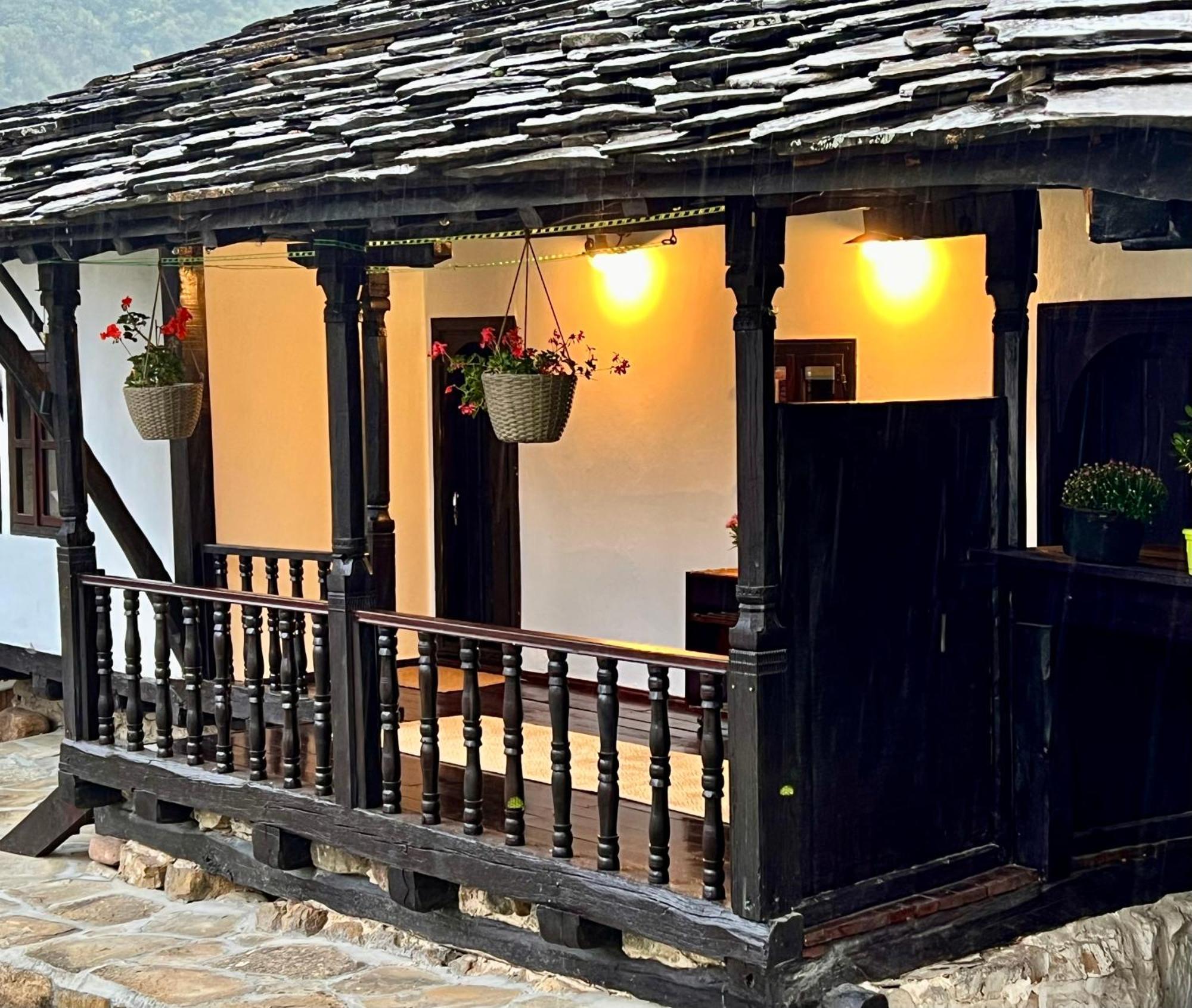 Туйковата Къща Tuikov'S House Teteven Exterior photo