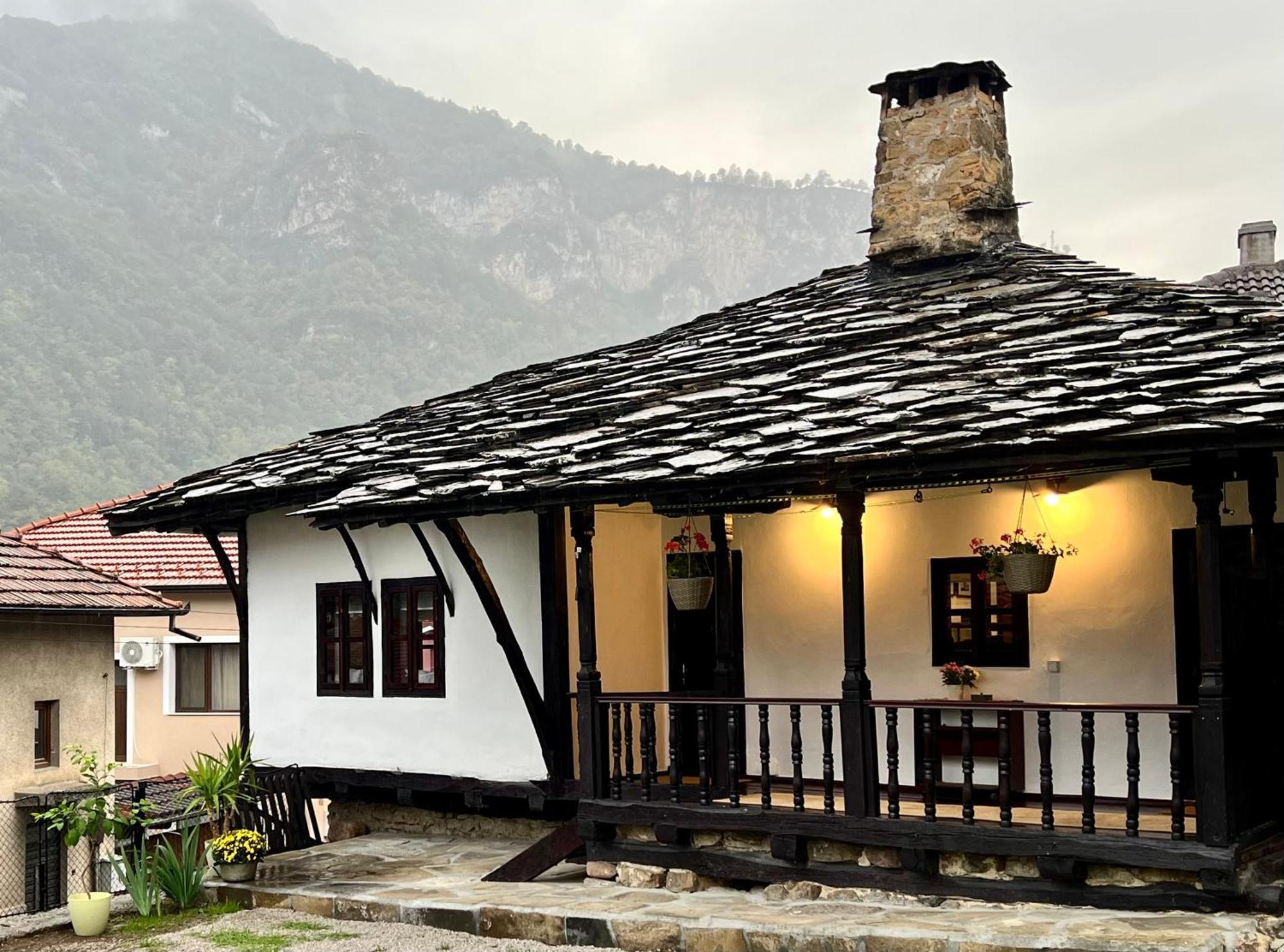 Туйковата Къща Tuikov'S House Teteven Exterior photo